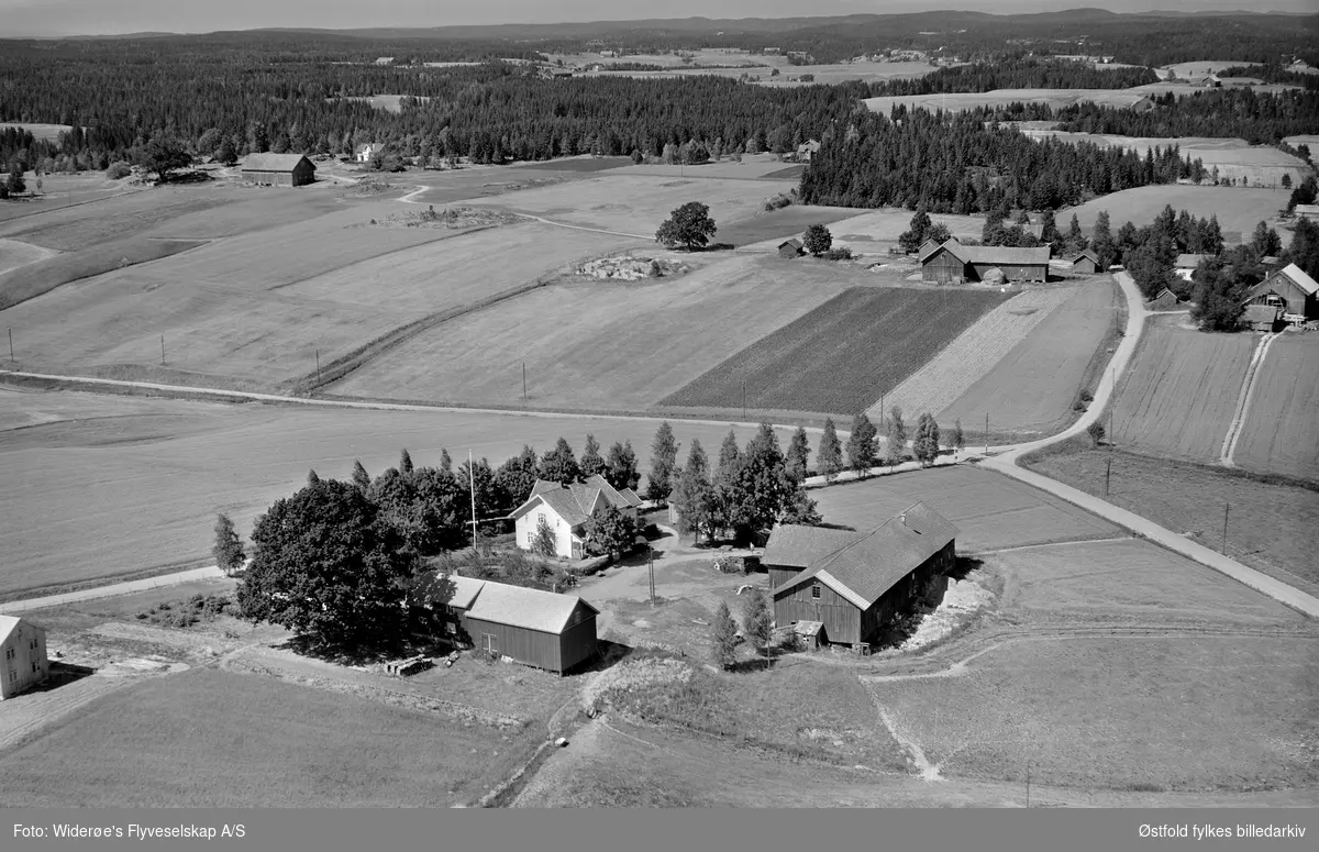 Tettum gård, gnr./bnr.117/1. Spydeberg, flyfoto.