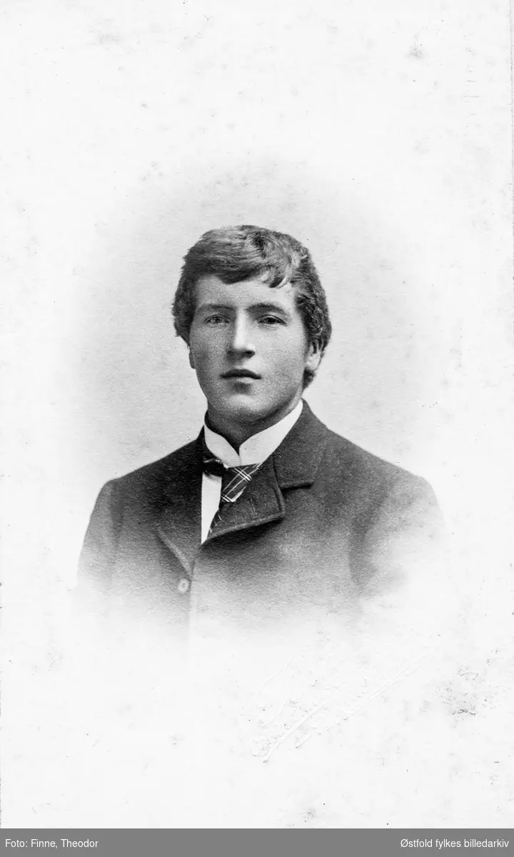 Portrett av ukjent mann, visittkort, 1906.