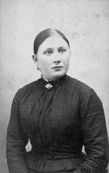 Portrett av ukjent kvinne, visittkort, ca. 1880- 1890.