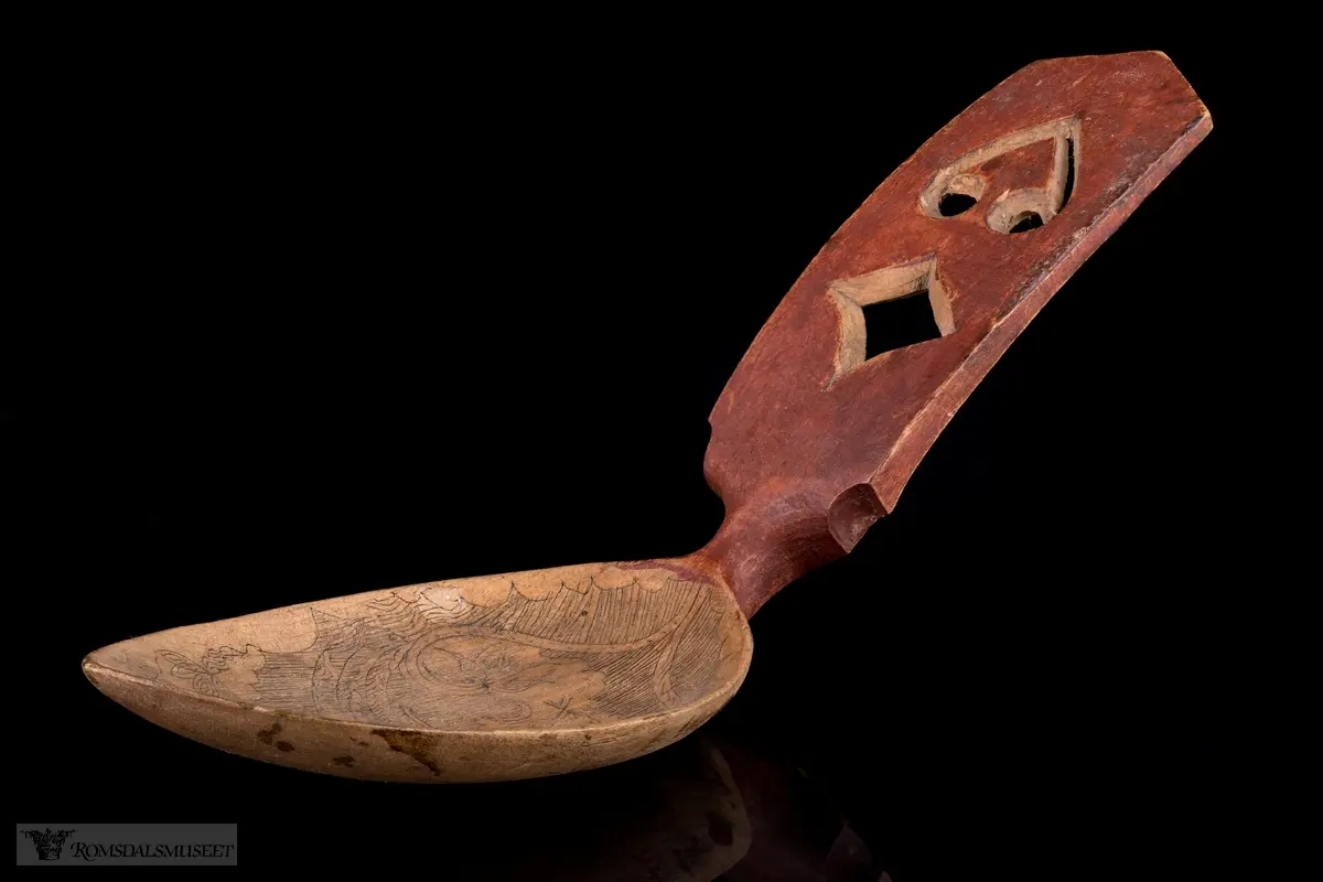 Hjerte og rute, plantemotiv på skjeblad.