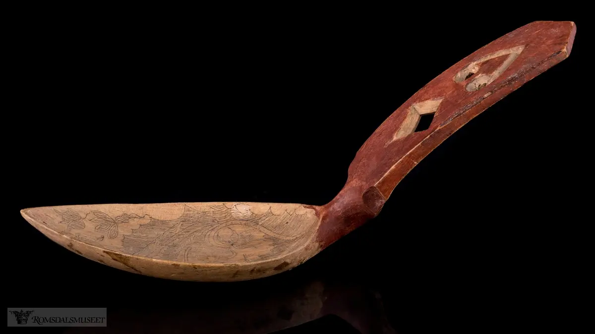 Hjerte og rute, plantemotiv på skjeblad.