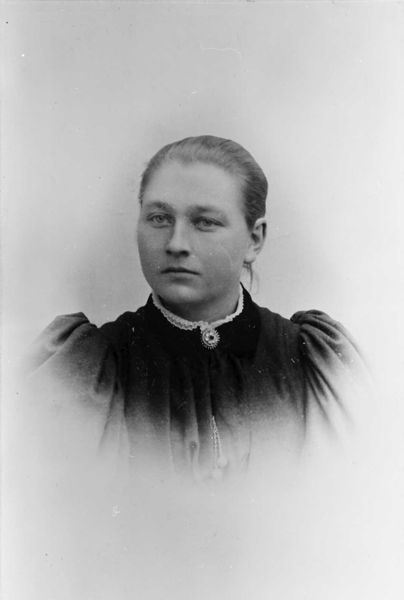 Kari Moen f. 1874. "Kari Krist"