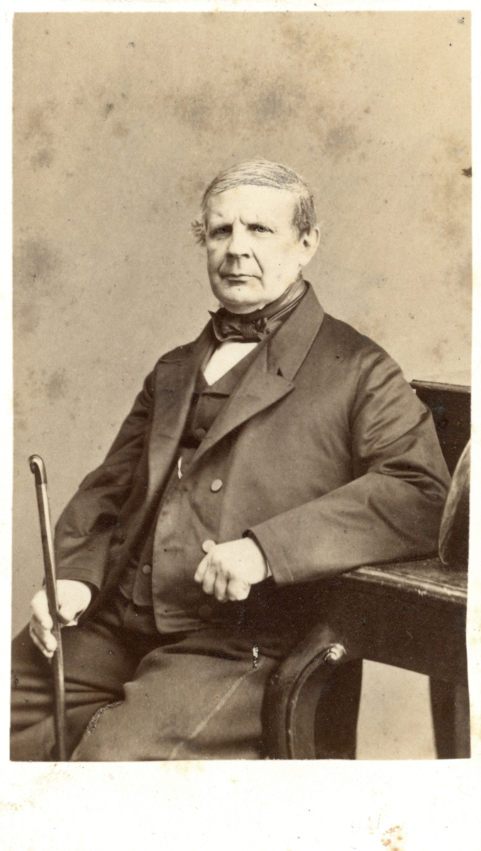 Porträtt av Fredrik Bergwall. Medlem av Borgenskapets äldste i Norrköping. Även handlare och fabrikör i staden.