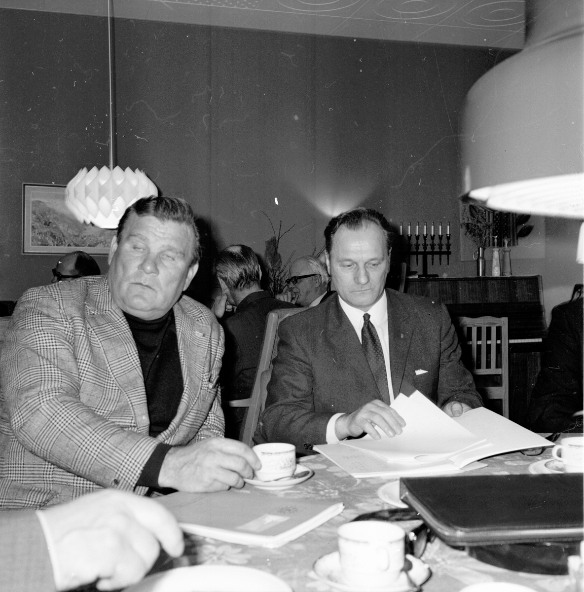 Forum Arbrå,
FP. överlägger om sammanslagning,
April 1972