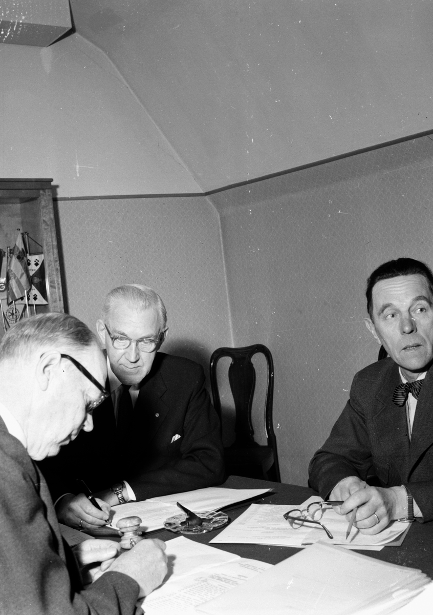 Hushållningssällskapets
förvaltningsuttskottet.
29/11 1957