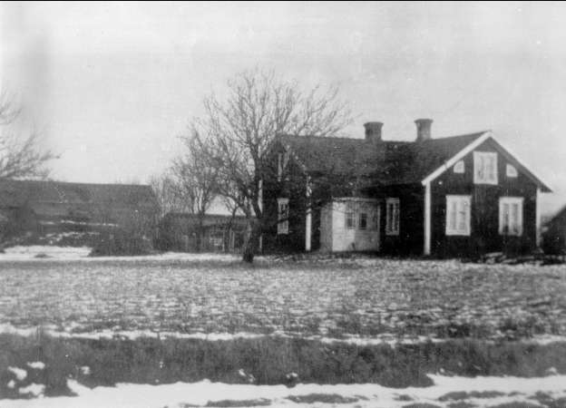 Svanvik, Anton och Elin Fingals gårdsmejeri ("Gatugårn"). Mejeriet var i bruk före 1925.