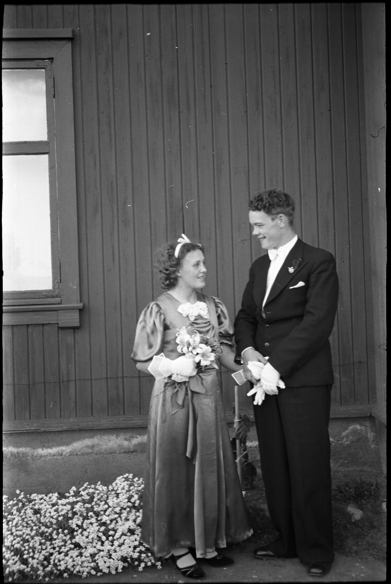 Uidentifisert brudepar, 1937. 8 Bilder.