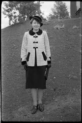 Agnes Lund fra Brunsberg, Ø.Toten. Portrettserie på 10 bilde