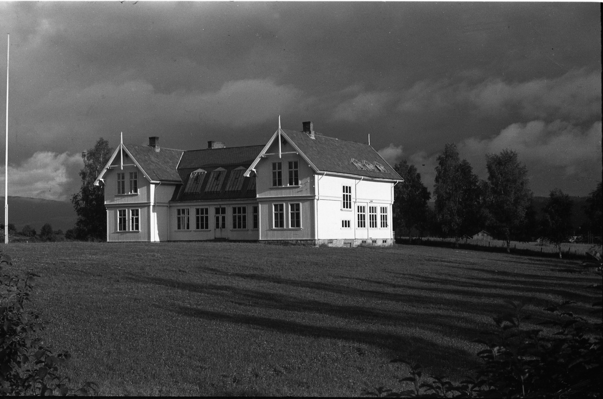 Østre Toten Realskole sommeren 1944.