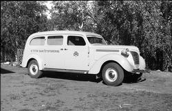 Ambulanse, muligens den første anskaffet av Østre Toten Sani