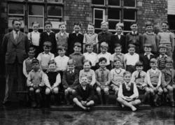 Klassebilde fra Liverpool 1950.
I første rekke med slips Da