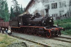 Underveis med A/L Hølandsbanens veterantog fra Drammen til K