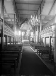Børsa kirke, interiør før ombygging i 1935. Midtgang og alte
