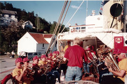 Postskyssen. Til sjøs med Stavanger postorkester.