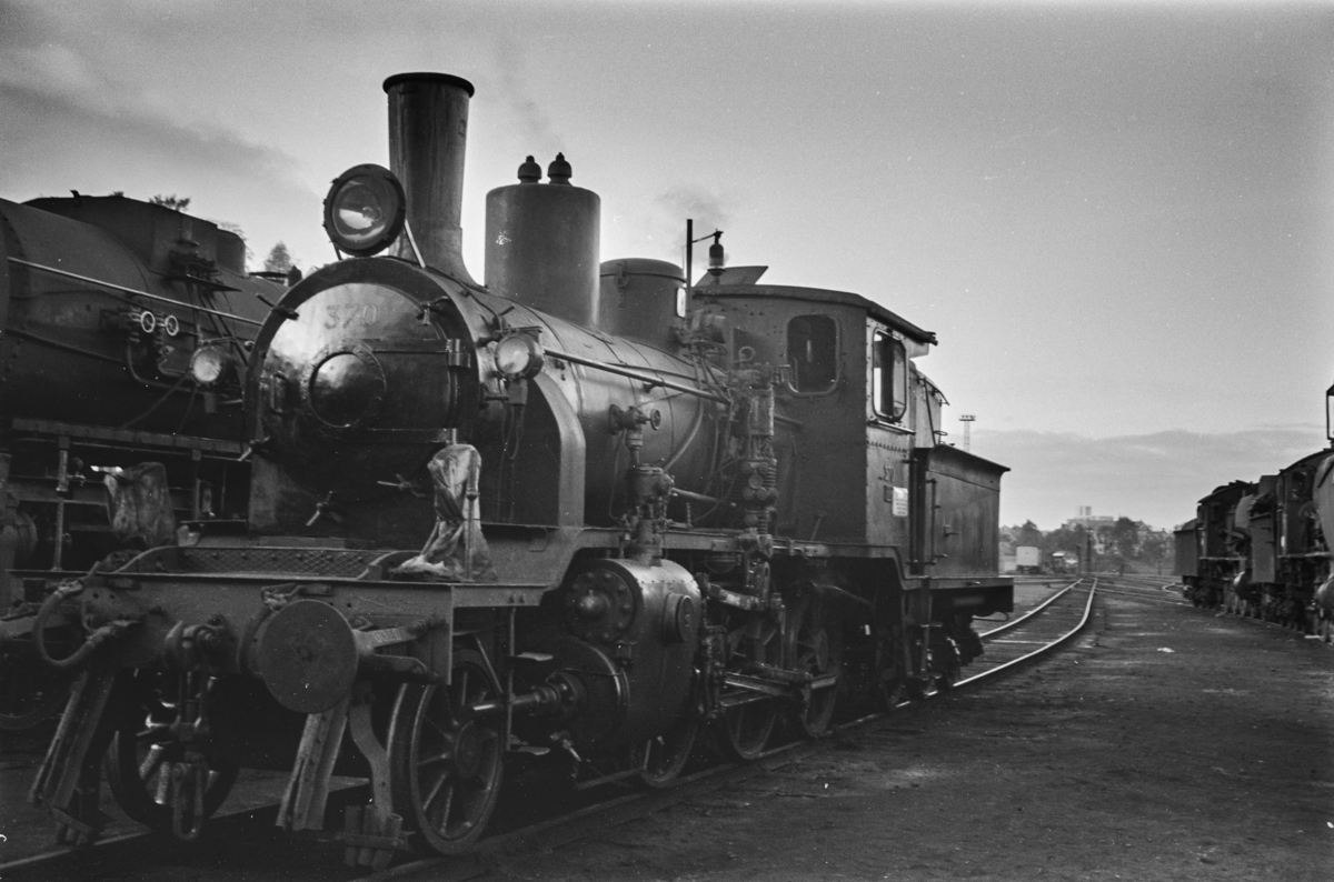 Damplokomotiv type 21c nr. 370 på Marienborg.