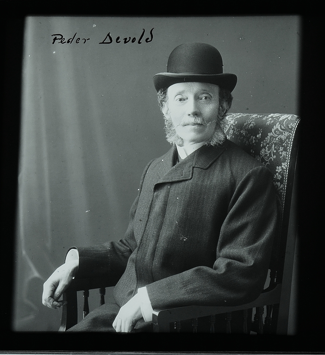 6 glassplater, portretter av menn.