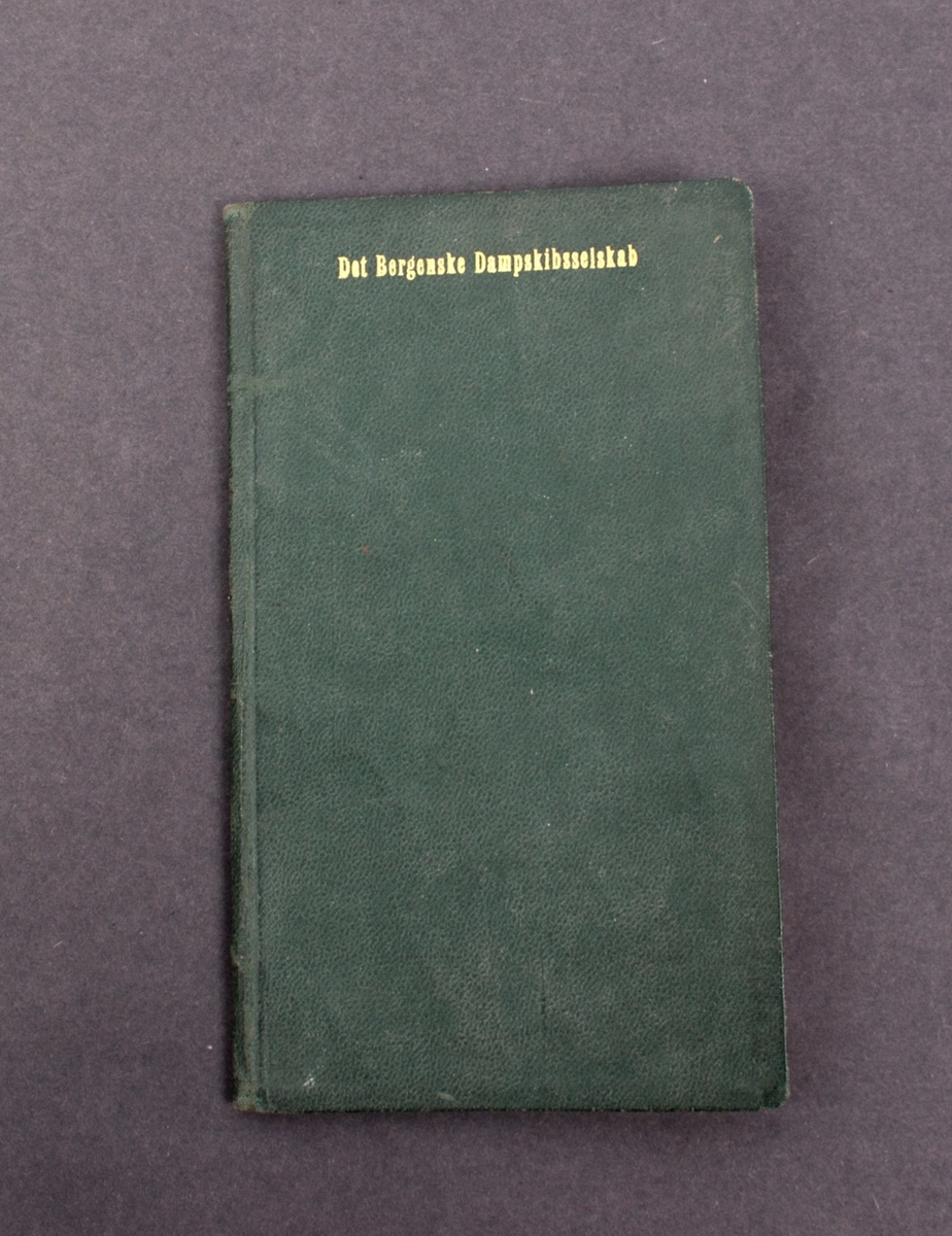 Tjenestebok tilhørende Theodor Leif Bessesen ansatt i Det Bergenske Dampskibsselskab 1. mars 1922