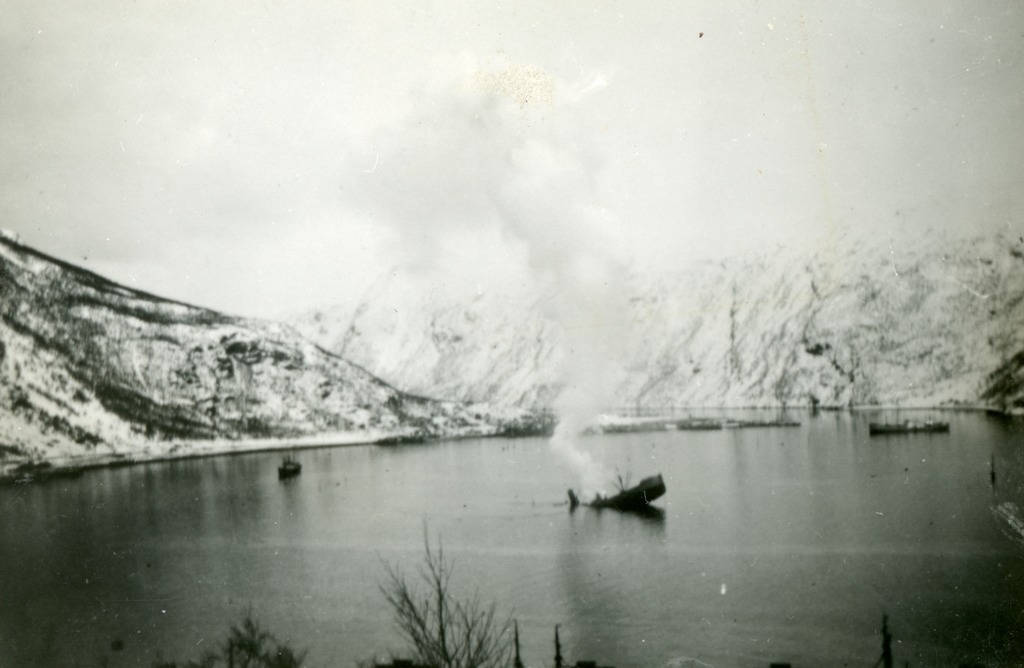 Malmskip som synker på Narvik Havn.