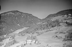 Ukjente gårder i skogkledt li, Øyer, samme li som SS-WØ-1331