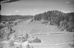 Ukjent gård i li, Øyer, en annen gård i nærheten,  jordbruk,