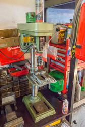 Statoil Hemnes. Verksted interiør med maskin.