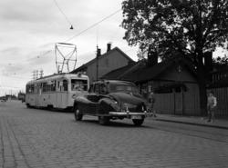 Strømsveien. Trafikk ved Etterstad. September 1952