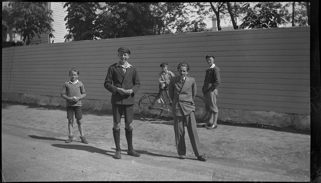 Bilder fra turer i Stavanger med Per og Alf Årseth, Annie Kamsrud og Finn Johannessen.