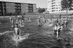 Rødtvet. Vasse- og plaskebasseng åpnet. Juli 1963