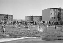 Rødtvet. Vasse- og plaskebasseng åpnet. Juli 1963