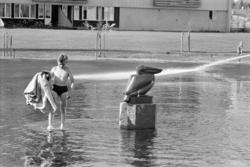 Rødtvet. Vasse- og plaskebasseng åpnet. Juli 1963