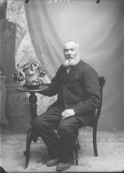 Portrett. Eldre mann. Ole Tøftestuen