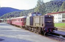 Diesellokomotiv Di 2 846 med Pt 286 til Eina på Fagernes sta