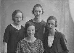 Gruppebilde av fire kvinner. En av dem heter Liv Melandsø