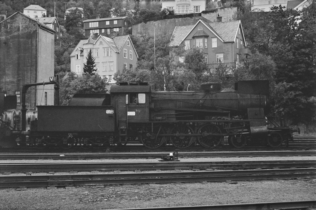 Hensatt damplokomotiv type 30b nr. 362 på Marienborg ved Trondheim.