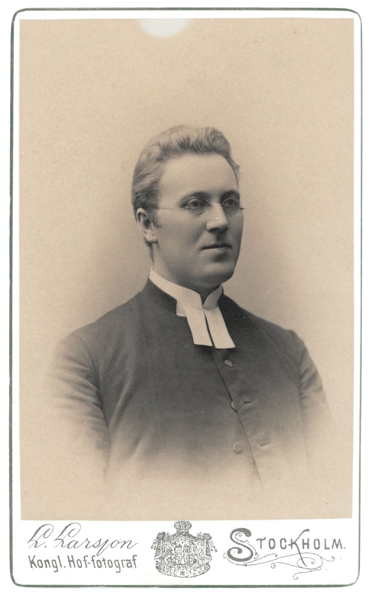 Porträtt av Carl August Carlstedt. Brukspredikant vid Reimyre glasbruk under åren 1897-1900.