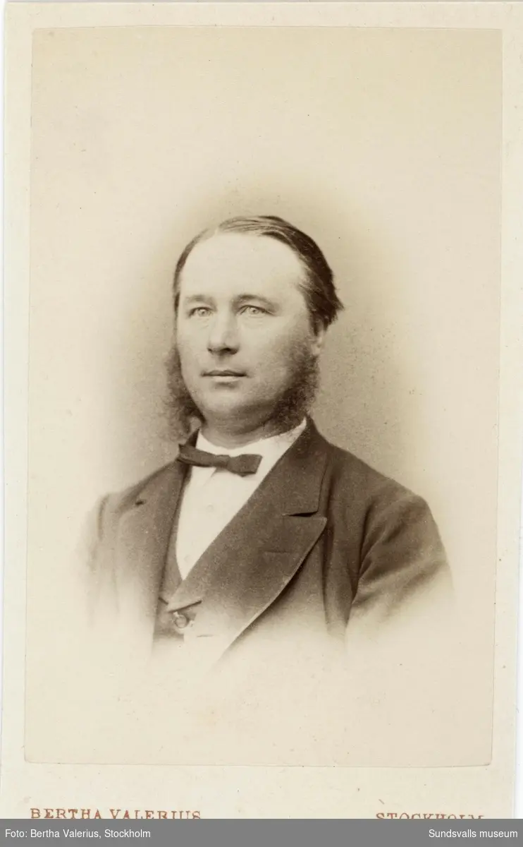 Porträtt på disponenten och sågverksägaren Carsten Jacobsen, Tunadal.