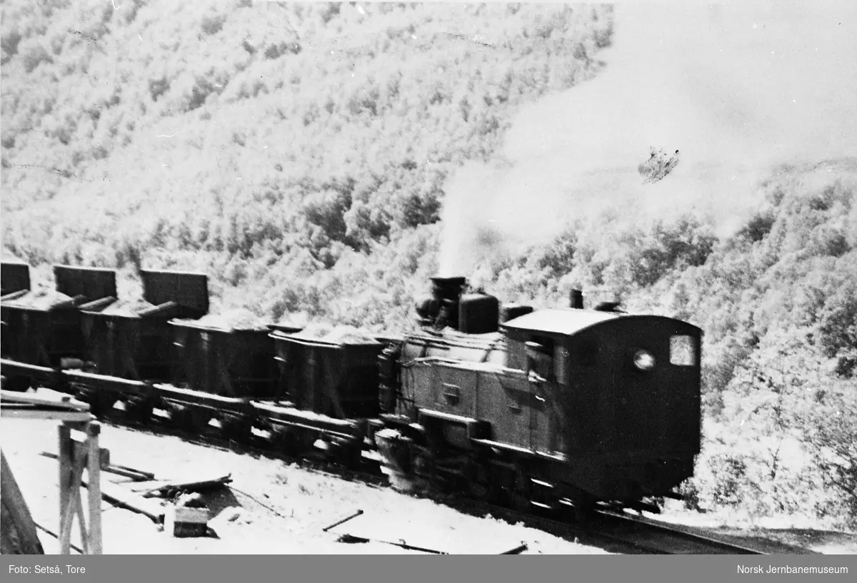 Damplokomotivet SAULO med grustog