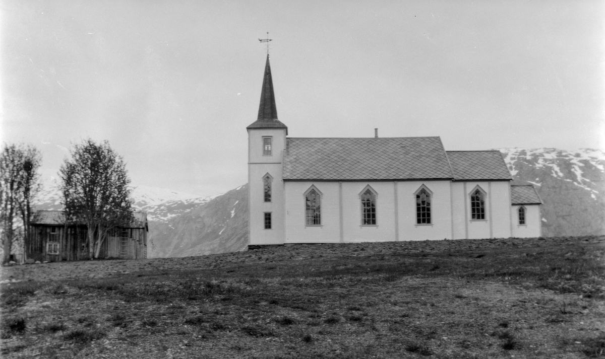 Bardal Kirke ved Bardalsjøen, Ranfjorden.