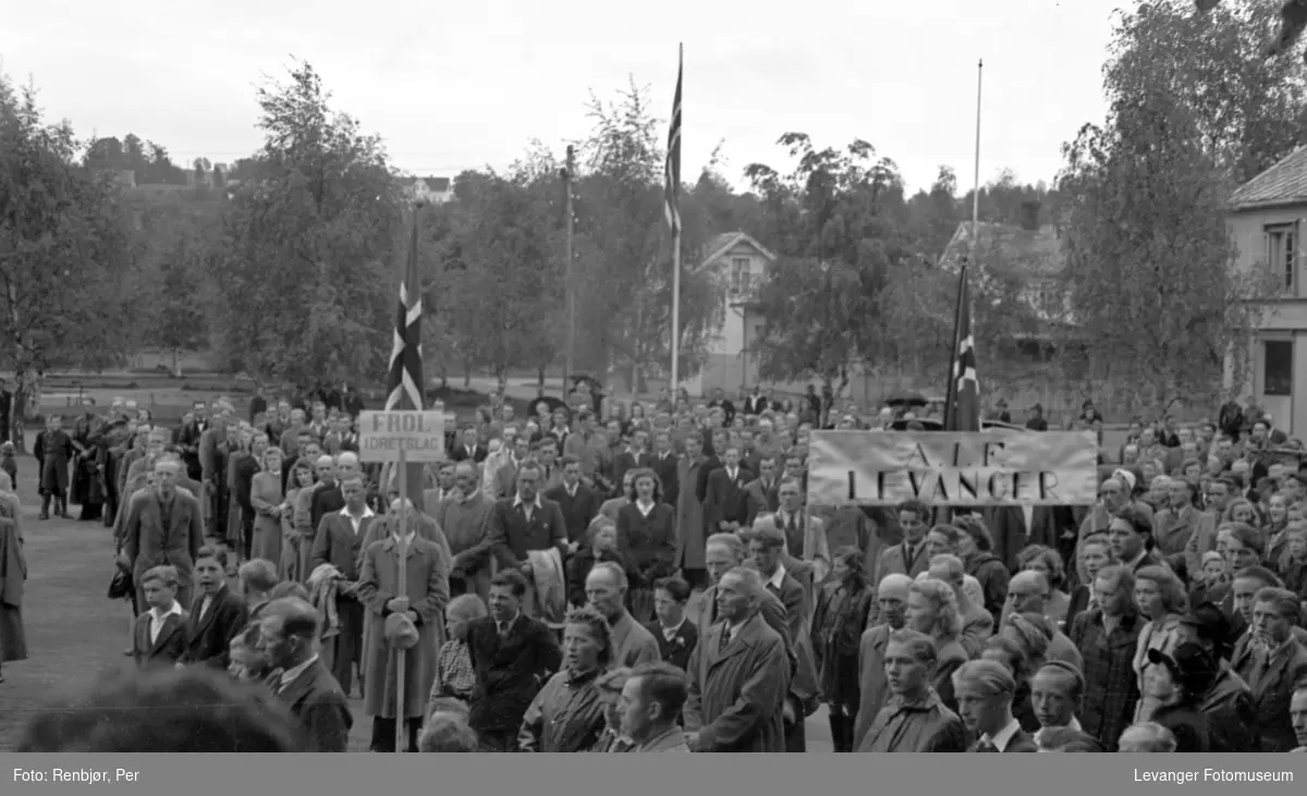 Idrettens dag  juni 1945. Frol idrettslag og A.I. L Levanger .