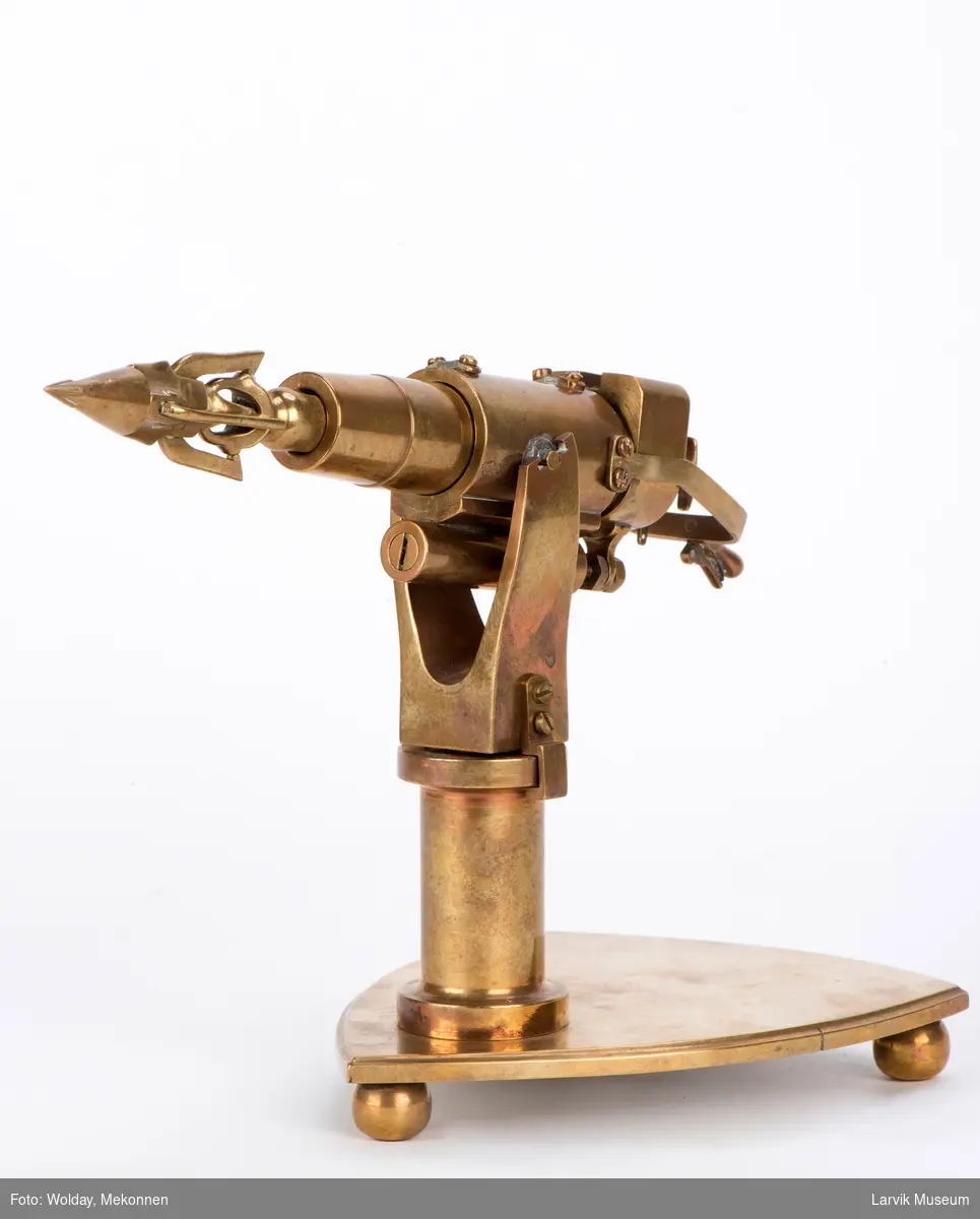 Modell av en kanon med granatharpun.