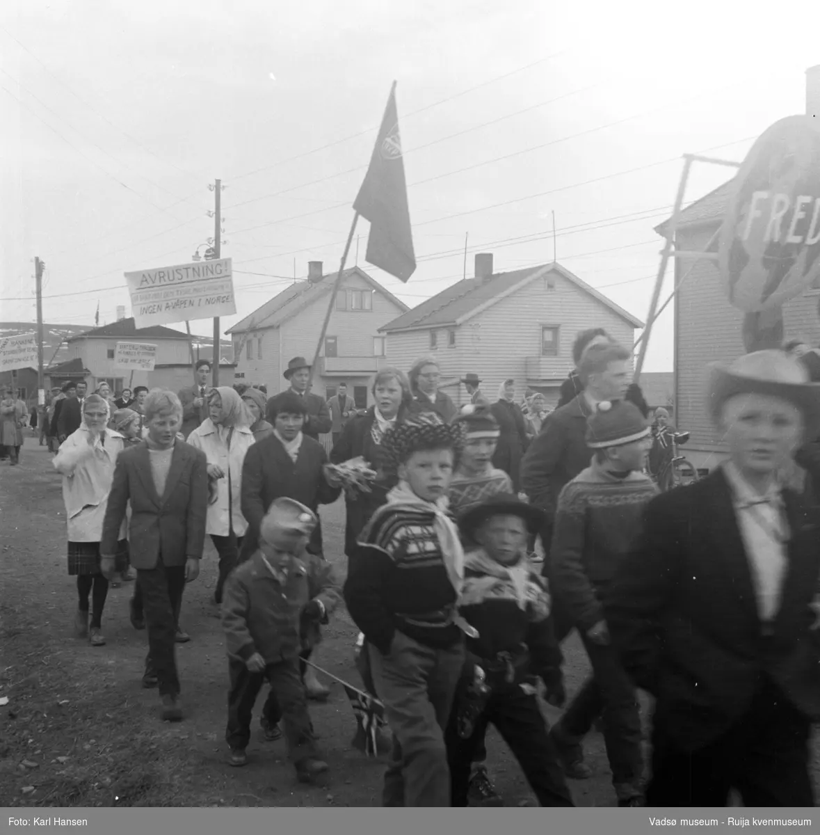 Vadsø 1.mai 1960.En del av demonstrasjonstoget 1.mai.