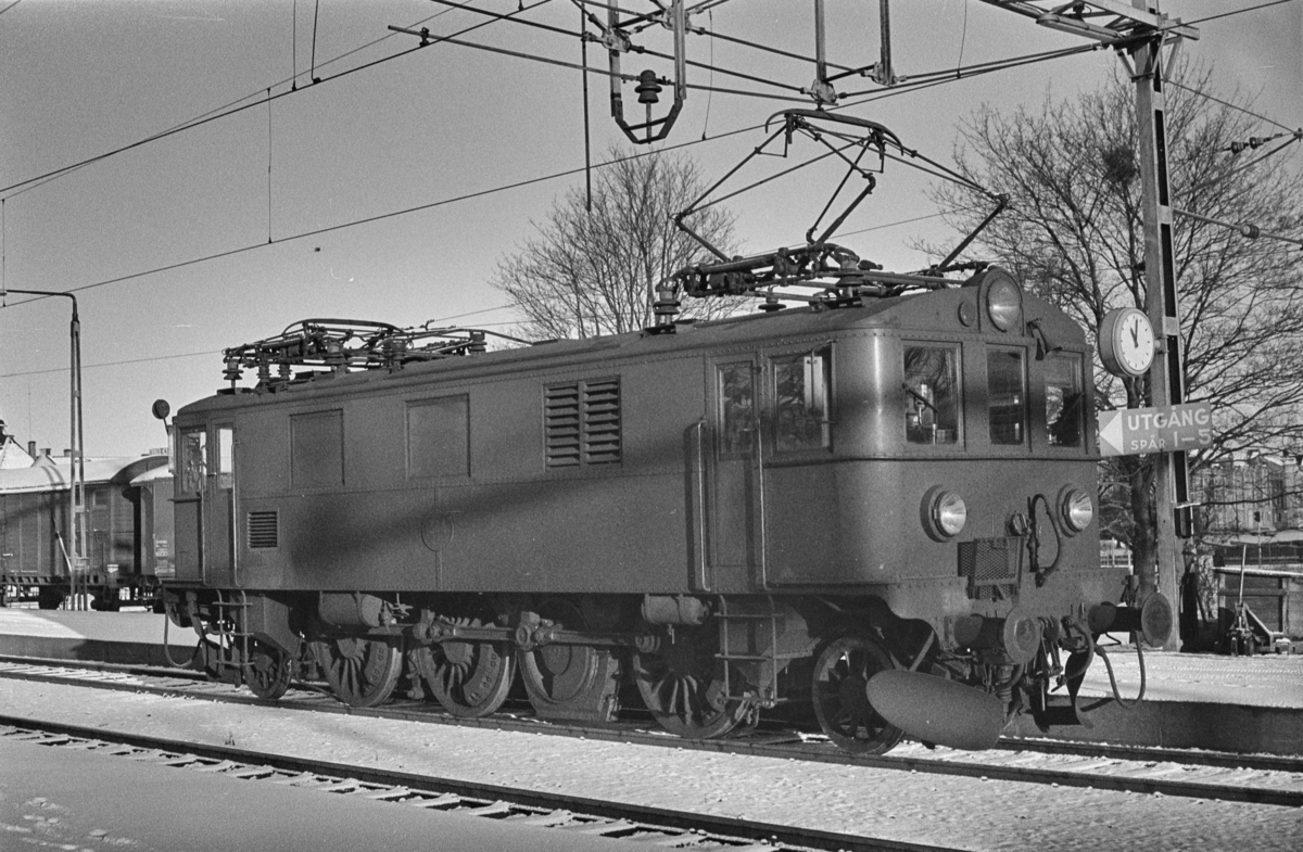 Svensk elektrisk lokomotiv type Du2 nr. 364 i Gävle i Sverige.