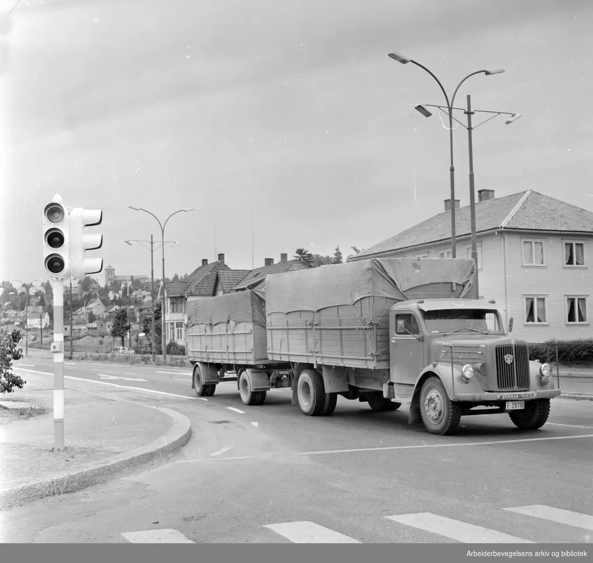 Ringveien. Krysset ved Grefsenveien og Ringveien. Juli 1964