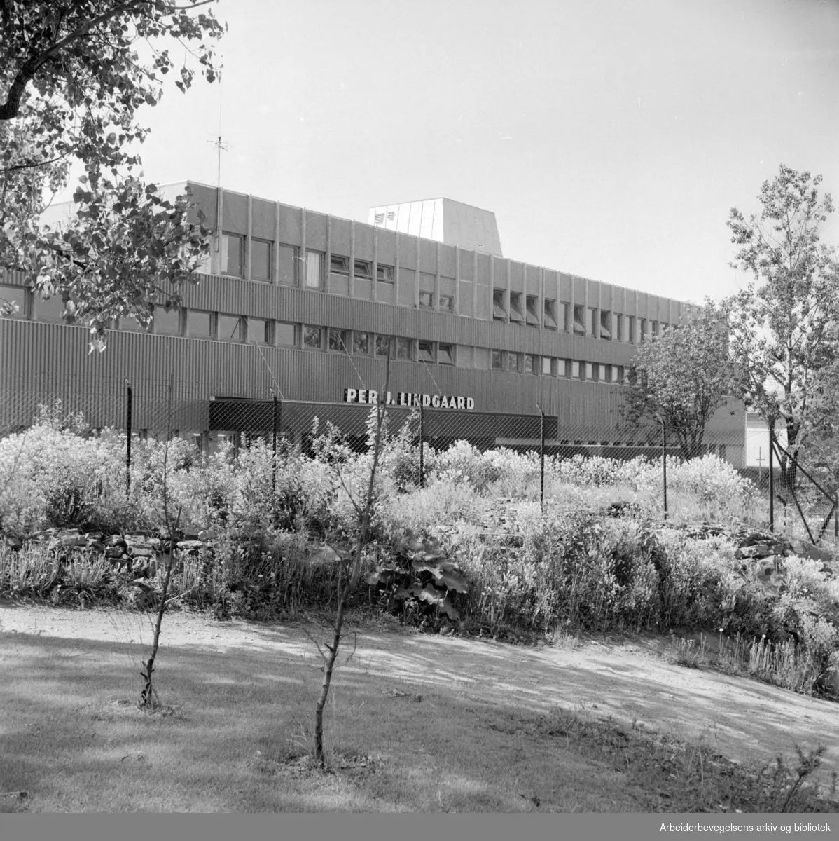Malerhaugen Industribygg. Nybygget til Per J. Lundgaard. Juni 1961