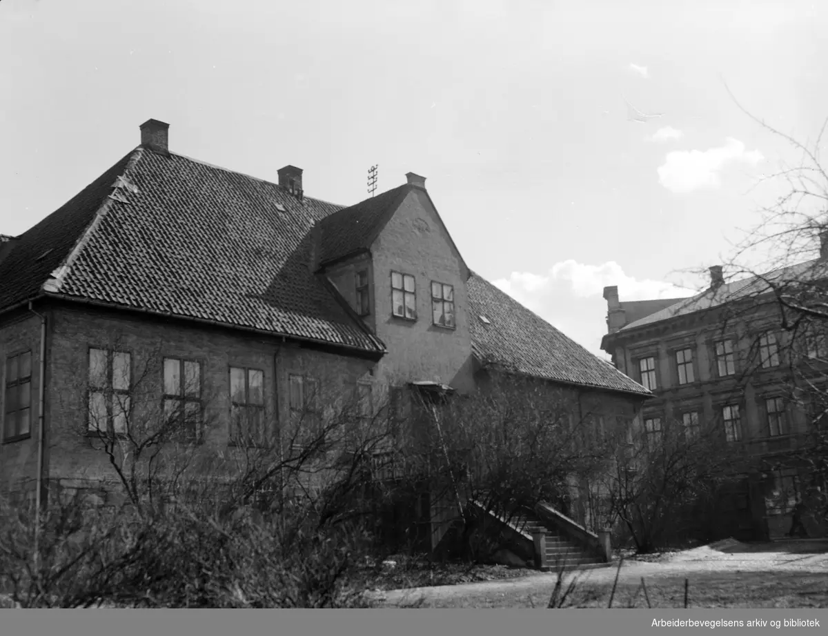 Ladegården i Gamlebyen. April 1956