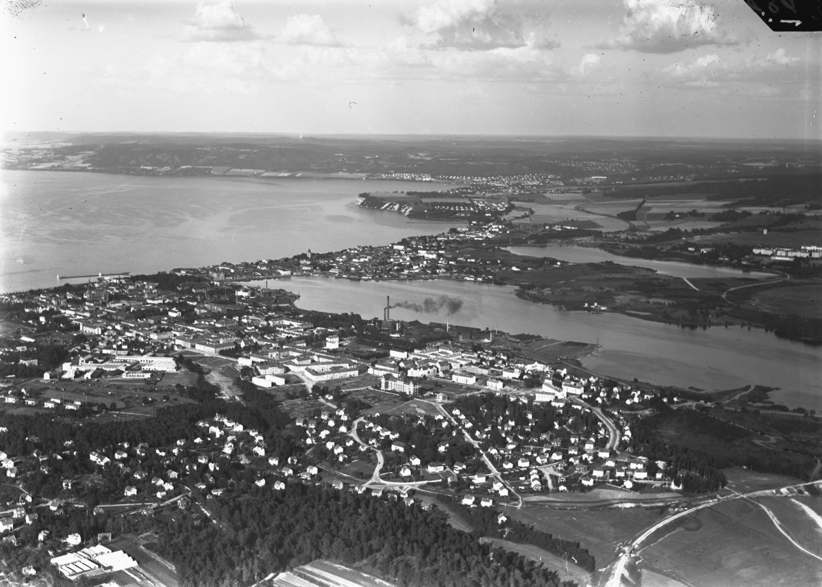 Flygfoto över Jönköping. Nr F 3294