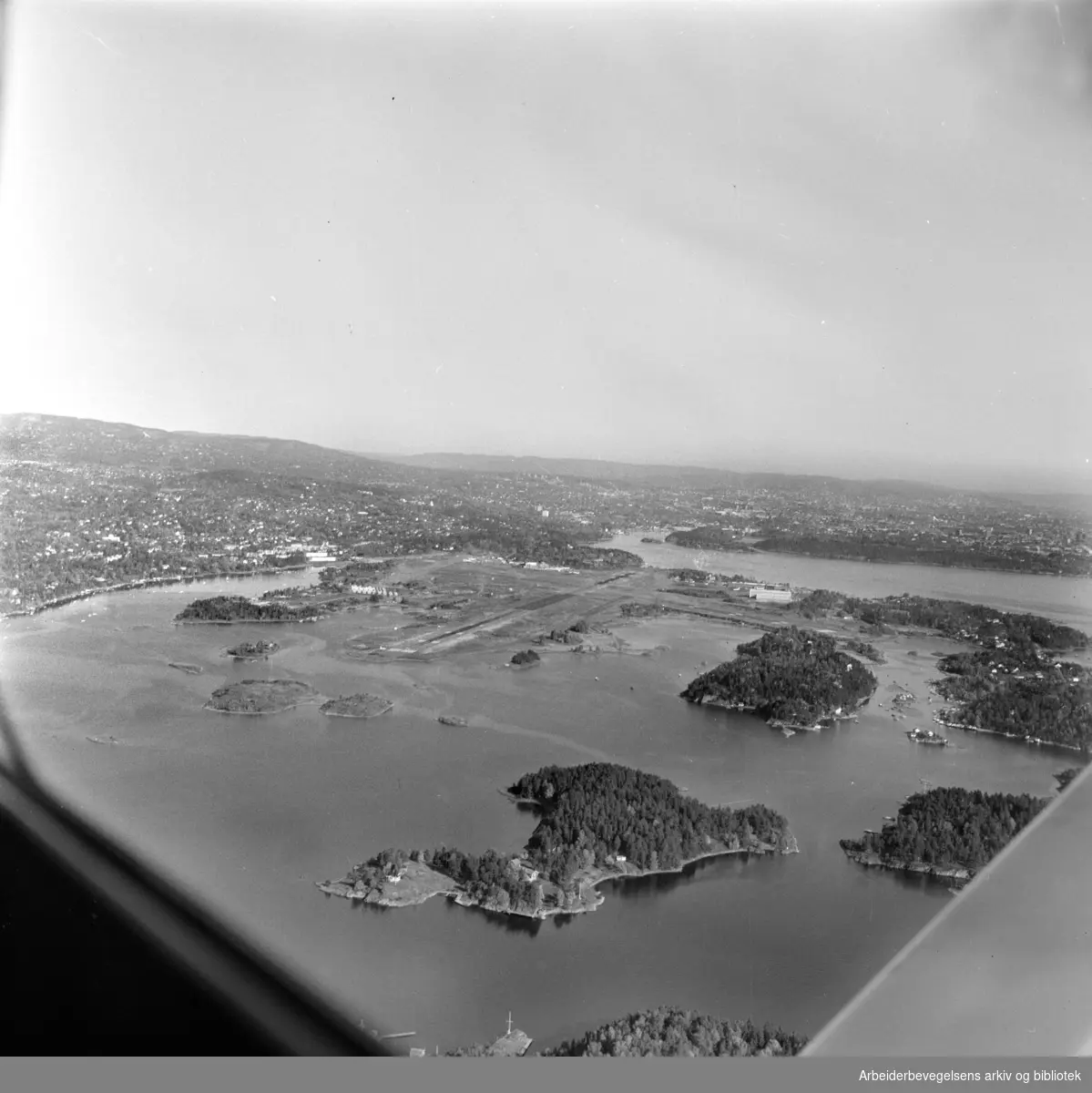 Fornebu (flyfoto). Oktober 1966.