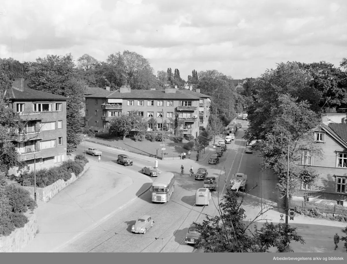 Drammensveien, diverse. Drammensveien/ Halfdan Svartesgate. August 1954