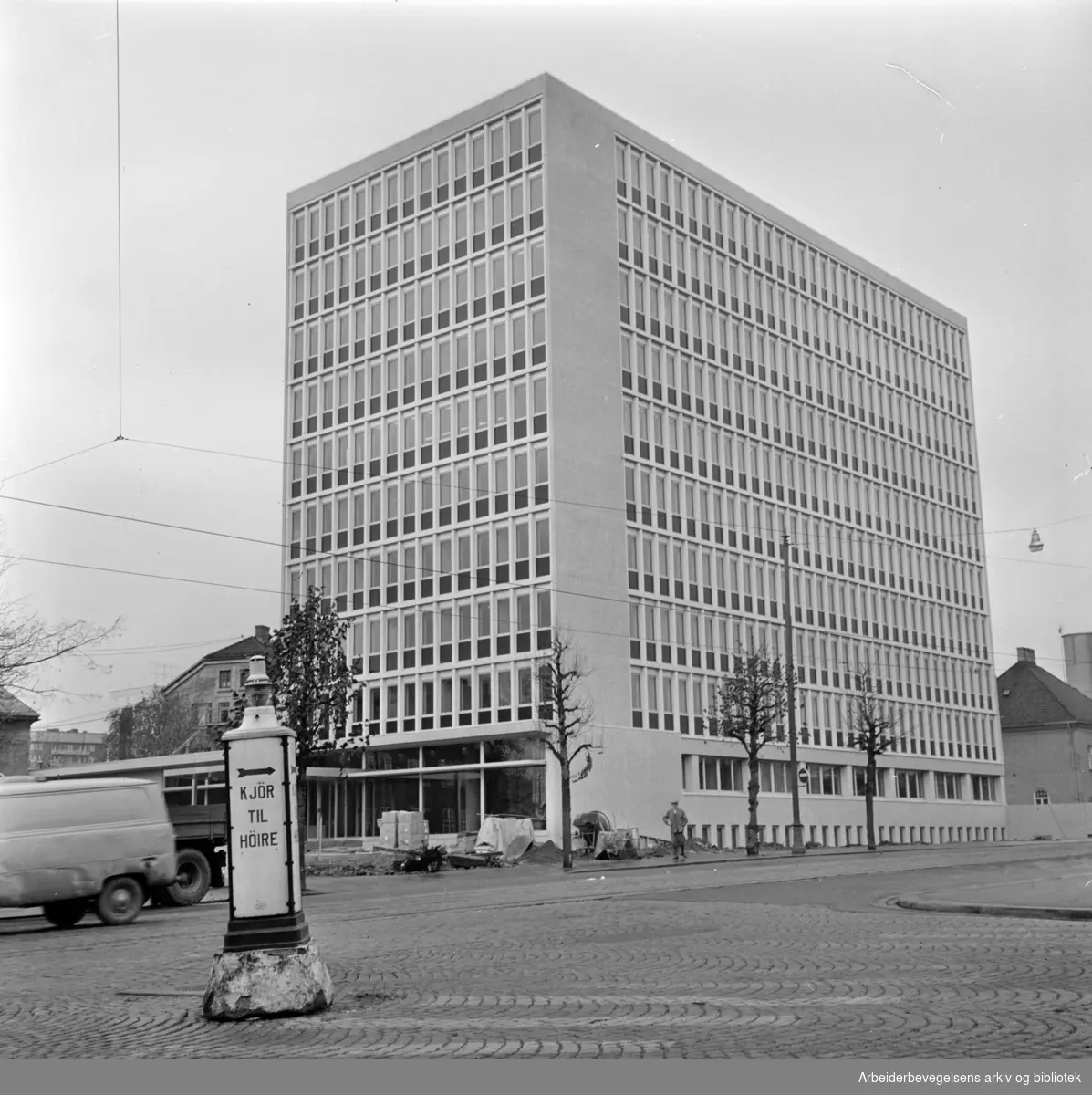 DE-NO-FA- Lilleborg / Torshov: Høybygg med helikopterplass og eget parkeringshus. November 1966