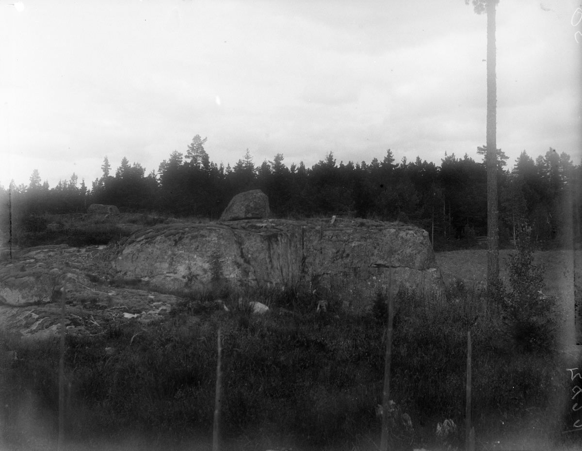 Berghäll med flyttblock, Uppland 1925